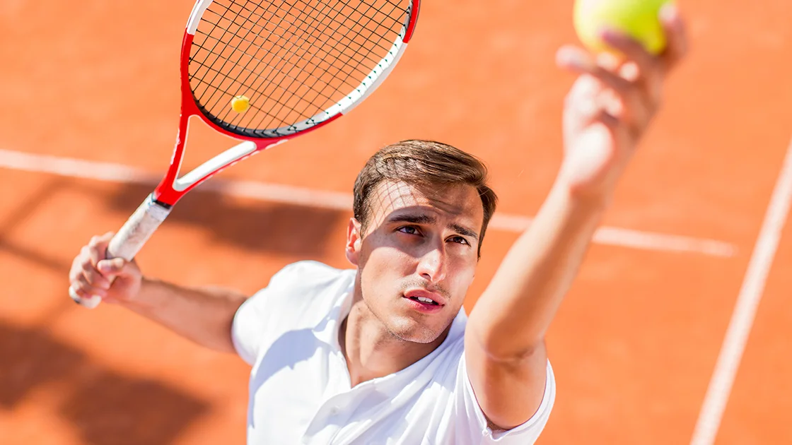 Mouvement sans douleur Traitement au laser pour le tennis elbow